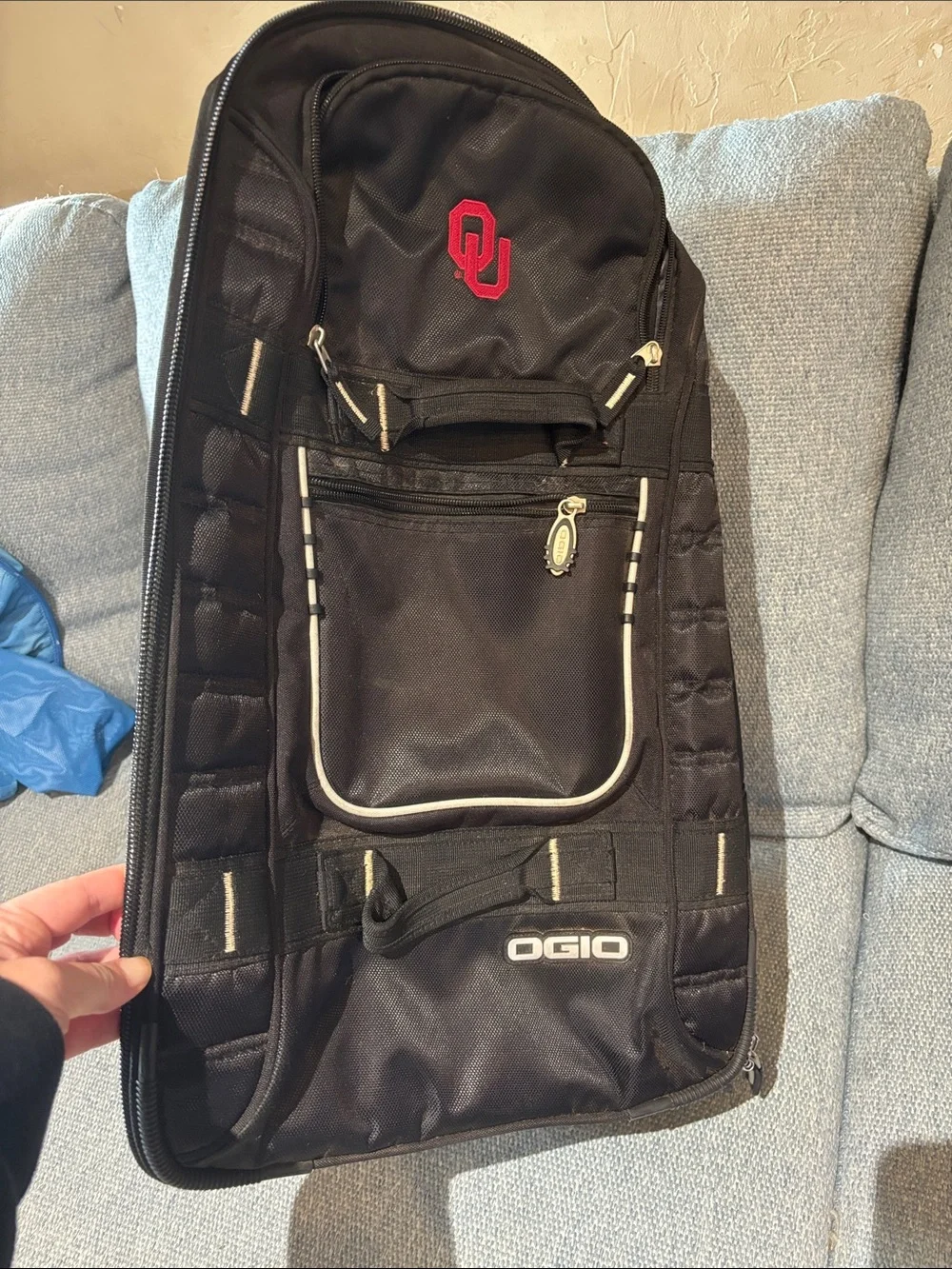 Ogio pull through travel bag